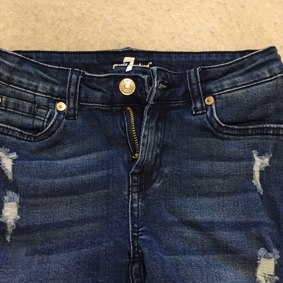 7 For all Mankind girls’ denim shorts - Picture 4 of 5